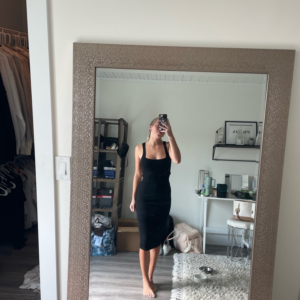 superdown Black Sleeveless Midi Dress with Side Cutout - Picture 2 of 5